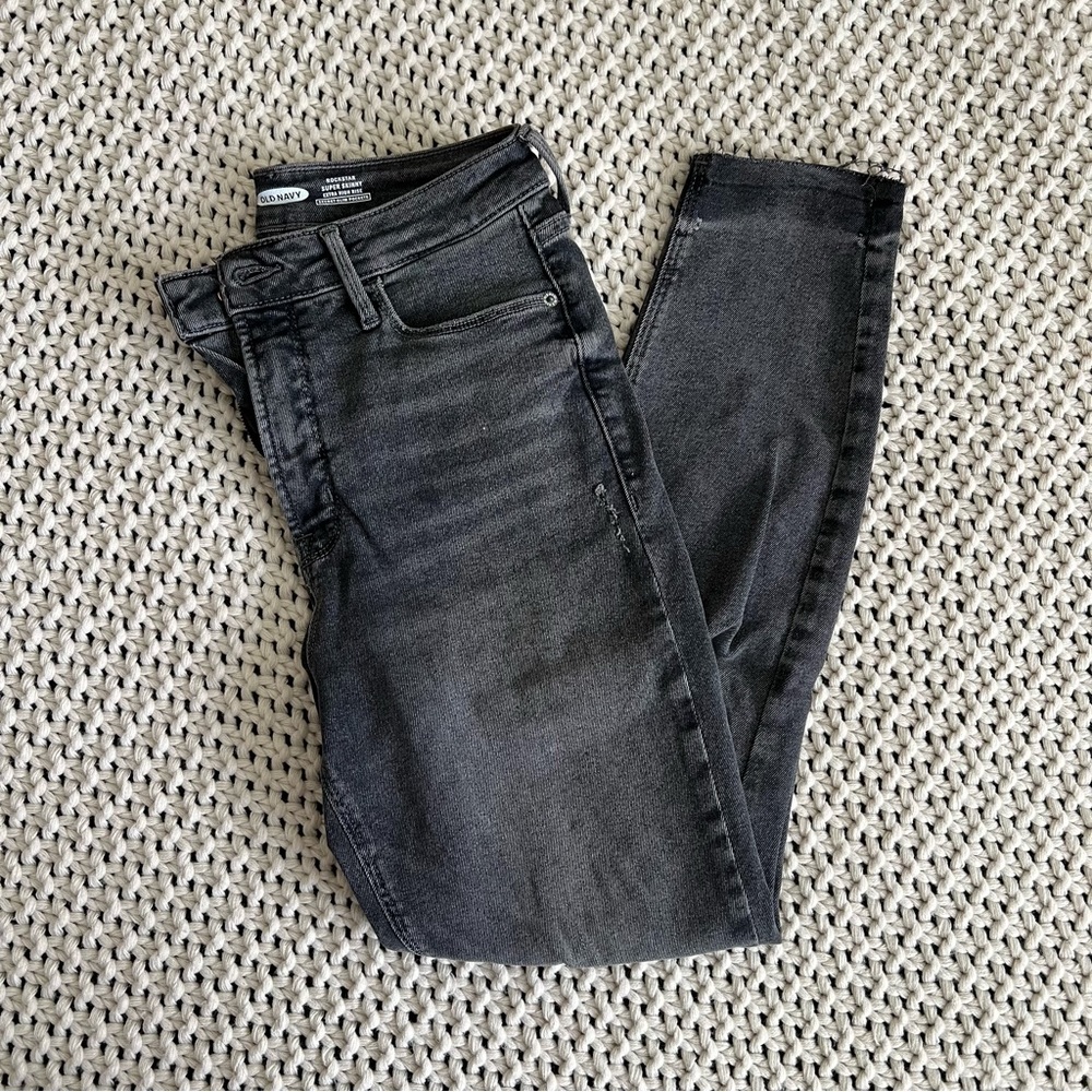 Old Navy Rockstar Super Skinny Extra High Rise Jeans 6